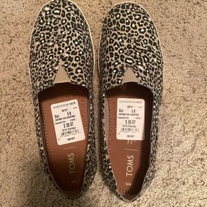 Toms women’s size 8